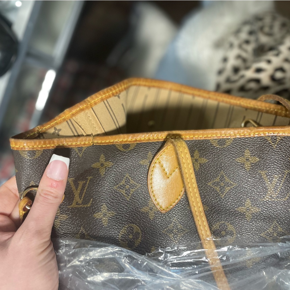 Louis Vuitton GM Never full - Picture 15 of 16